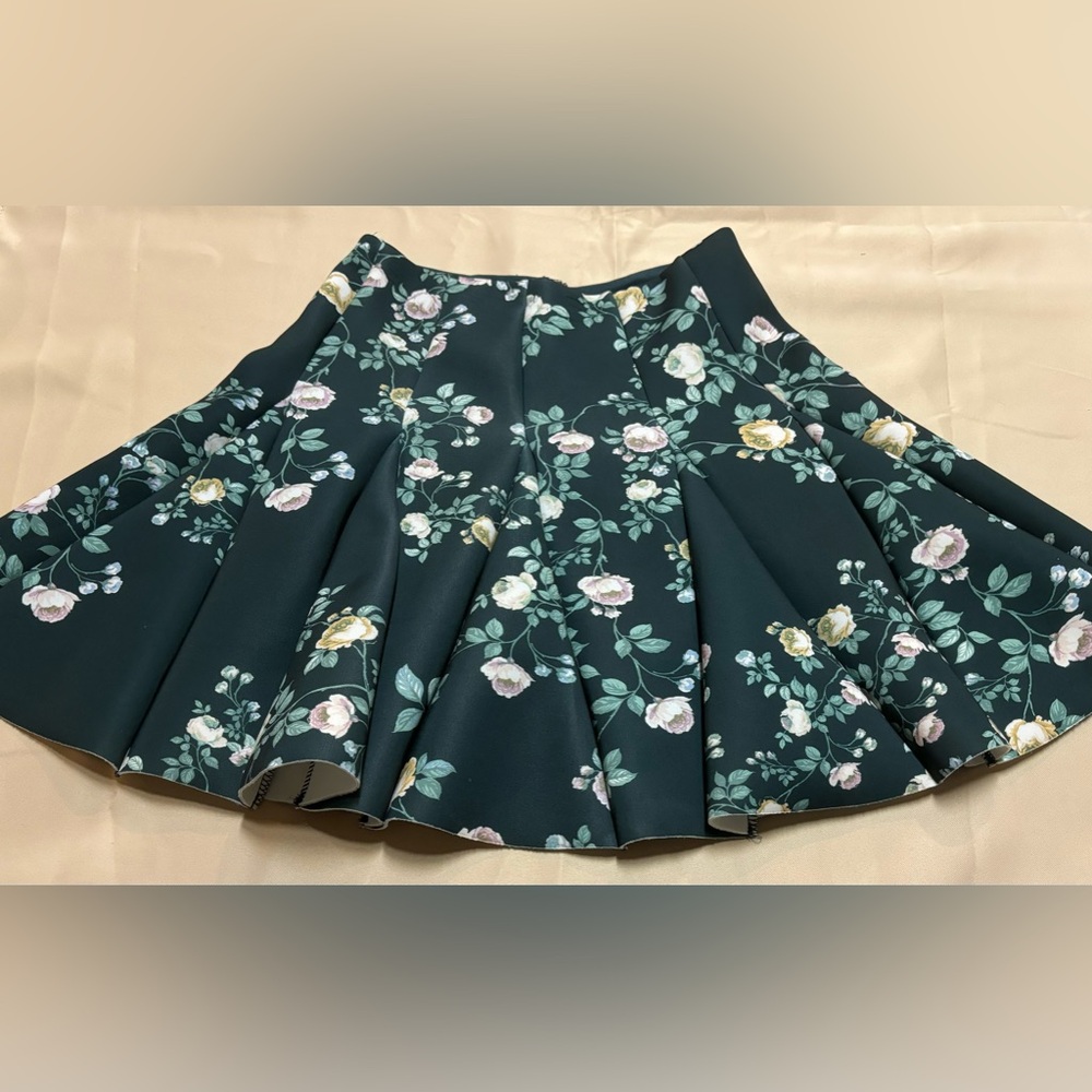 Green Pleated‎ Floral Skirt Size Small